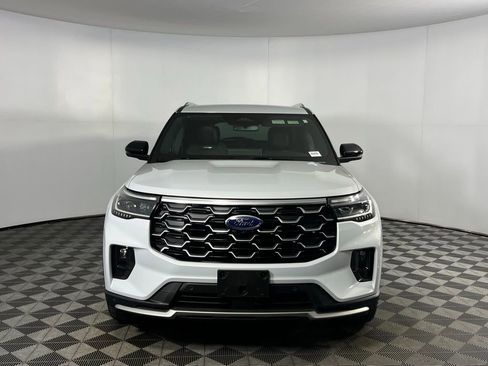 Used 2025 Ford Explorer Platinum w/ LUX Leather Package image 13