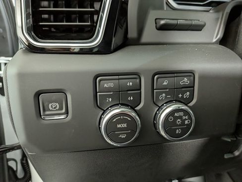New 2025 GMC Sierra 3500 Denali w/ Denali Reserve Package image 19