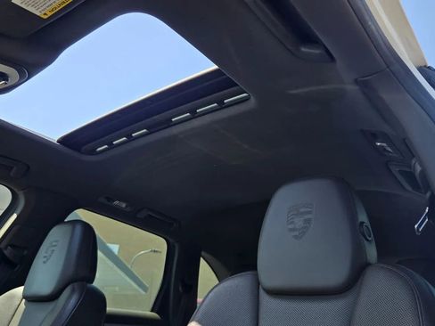 Used 2017 Porsche Cayenne AWD/4WD image 44