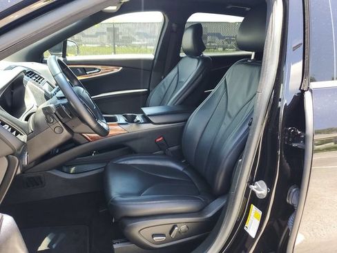 Used 2019 Lincoln Nautilus Select FWD image 16