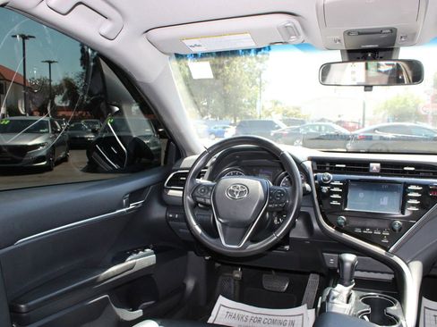 Used 2018 Toyota Camry SE FWD image 20