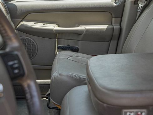 Used 2005 Dodge Ram 1500 Truck SLT image 23