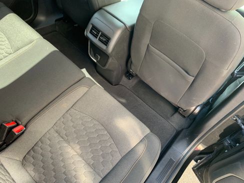 Used 2018 Chevrolet Equinox LT image 31
