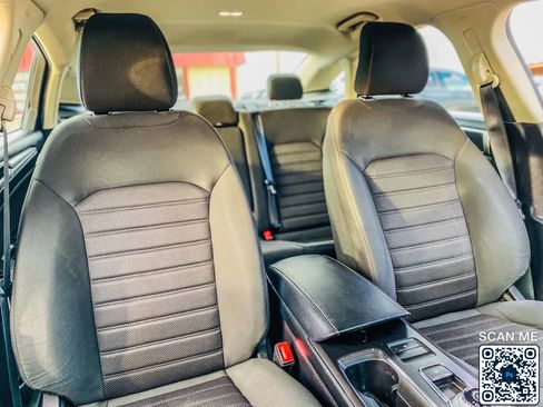 Used 2019 Ford Fusion SE image 32