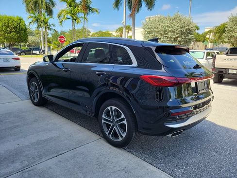 Used 2025 Audi Q5 Premium w/ Convenience Package AWD/4WD image 3
