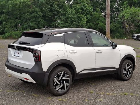 New 2026 Nissan Kicks SV w/ SV Premium Package FWD image 5