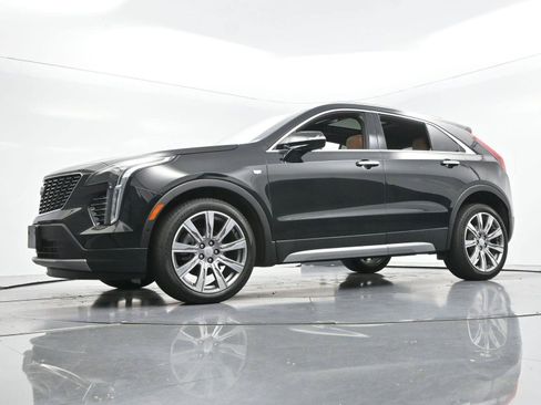 Certified 2022 Cadillac XT4 Premium Luxury w/ Enhanced Visibility Package AWD/4WD image 47