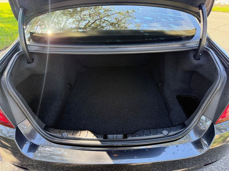 Used 2011 BMW 528i Sedan RWD image 14
