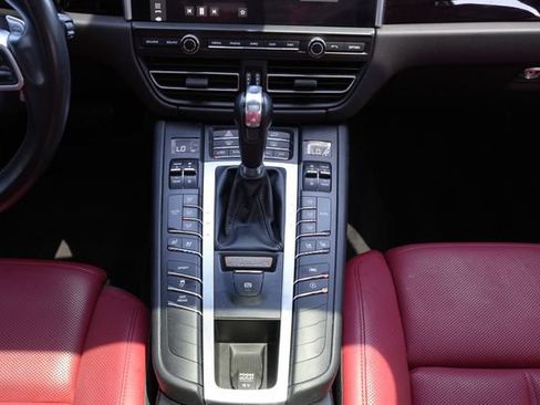 Used 2019 Porsche Macan AWD/4WD image 22