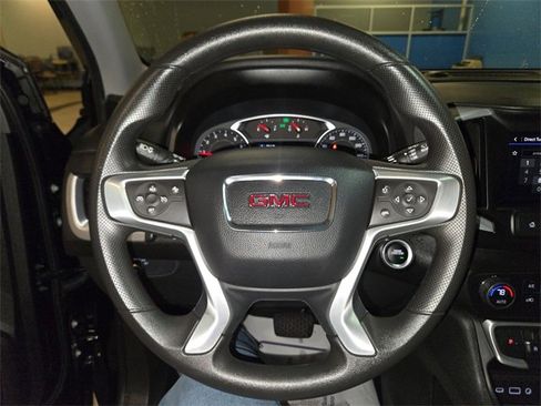 Used 2024 GMC Terrain SLE w/ Driver Convenience Package image 14