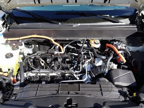 New 2025 Ford Maverick XL w/ Equipment Group 101A image 32