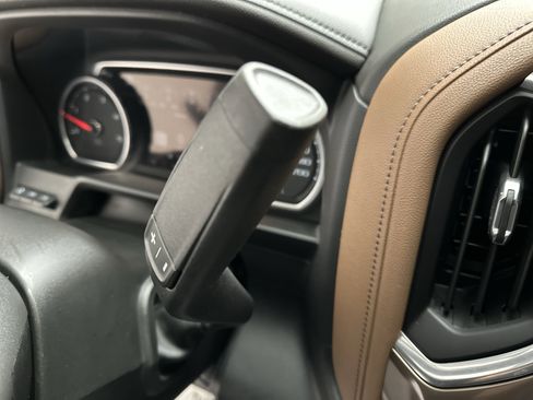 Used 2020 Chevrolet Silverado 2500 High Country image 48