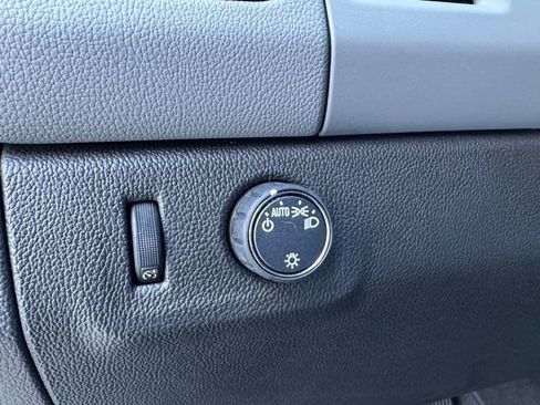 Used 2022 Chevrolet Colorado W/T w/ Custom Special Edition image 6