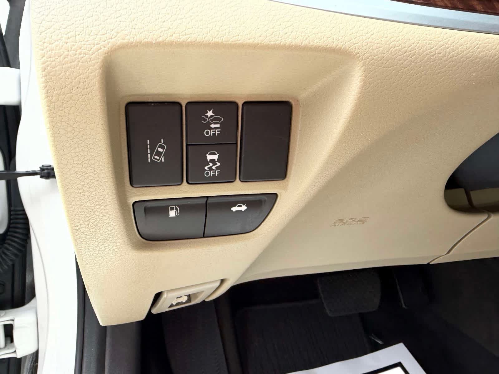 Used 2018 Acura TLX w/ Technology Package FWD image 19