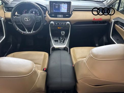 Used 2020 Toyota RAV4 Limited FWD image 30