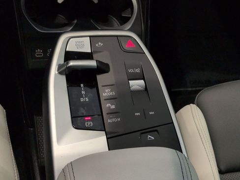 Used 2026 BMW X2 xDrive28i w/ Technology Package image 26