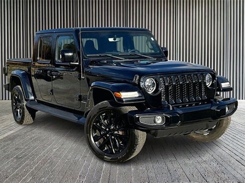 Used 2023 Jeep Gladiator Overland image 11