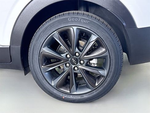 Used 2022 Chevrolet Bolt EUV LT w/ Convenience Package image 29