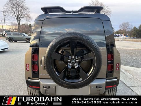 Used 2024 Land Rover Defender 110 X-Dynamic SE AWD/4WD image 4