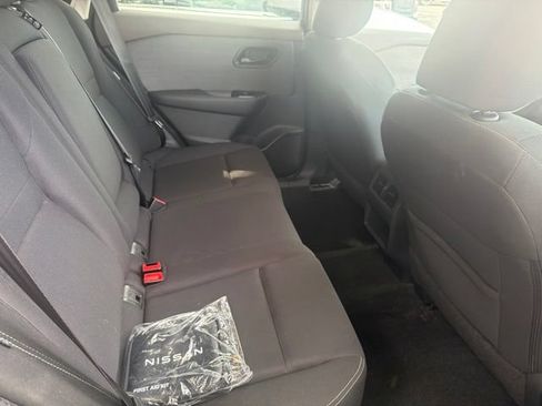 Used 2023 Nissan Rogue S AWD/4WD image 12