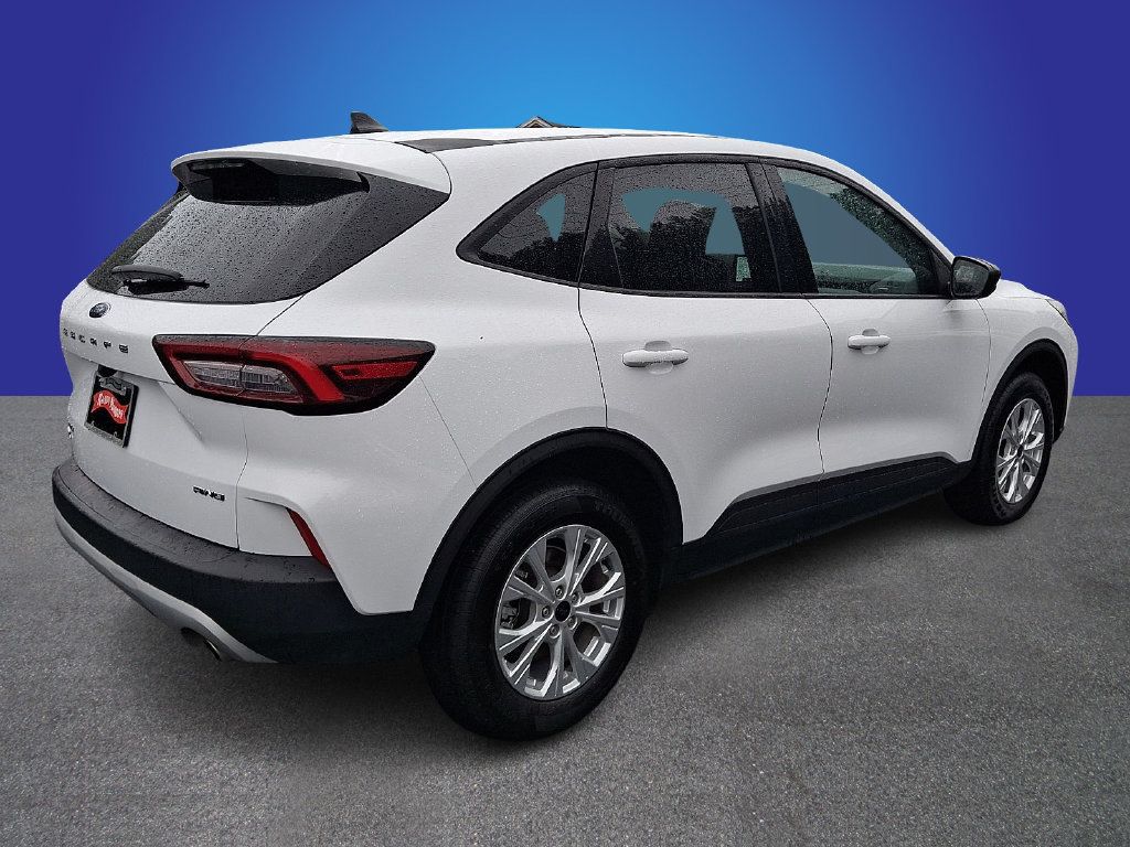 Used 2025 Ford Escape Active AWD/4WD image 4