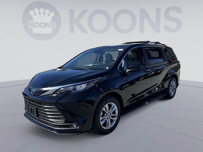 New 2025 Toyota Sienna XLE