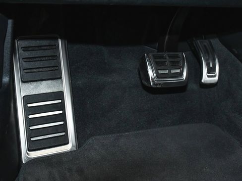 Used 2025 Audi S6 e-tron Prestige w/ 21" Black Optic Package image 26