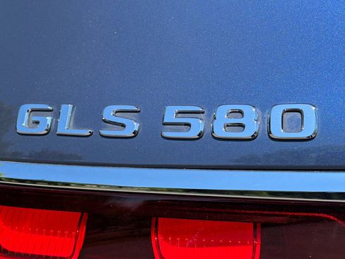 Used 2024 Mercedes-Benz GLS 580 4MATIC image 56