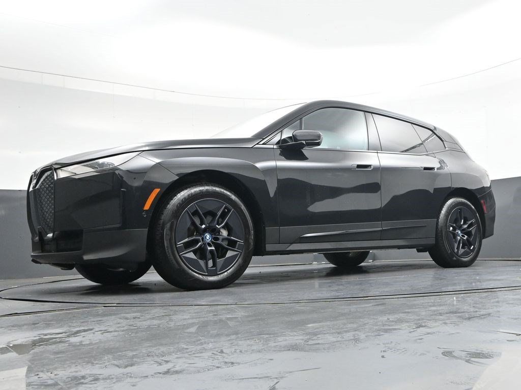 Used 2024 BMW iX xDrive50 w/ Convenience Package AWD/4WD image 35