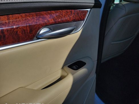 Used 2018 Cadillac XT5 Luxury w/ Driver Awareness Package image 12