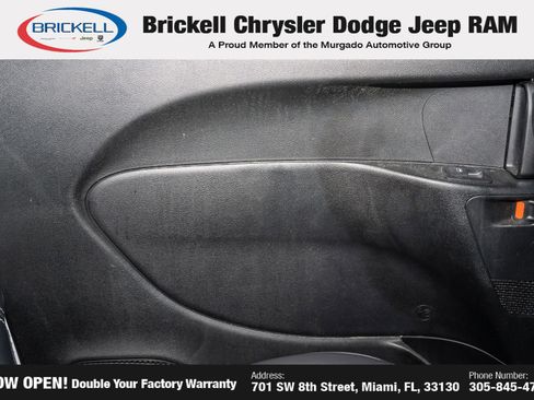 Used 2024 Chrysler Pacifica Limited FWD image 12