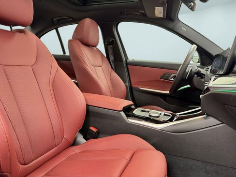 Certified 2024 BMW 330i xDrive Sedan w/ Convenience Package image 30