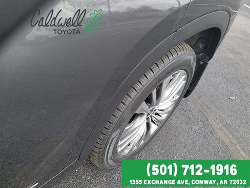 Certified 2021 Toyota Highlander Platinum image 9