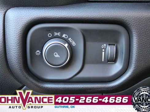 Used 2024 RAM 3500 Tradesman w/ Chrome Appearance Group image 34