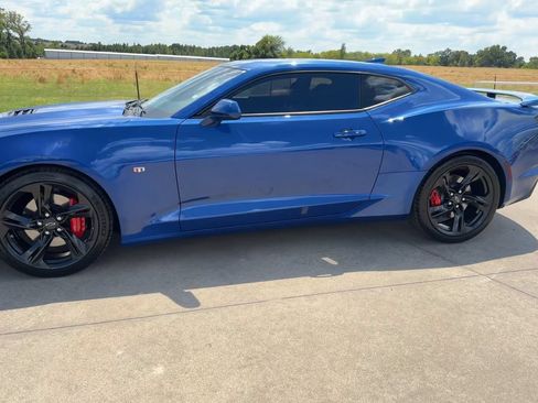 Used 2023 Chevrolet Camaro SS RWD image 2