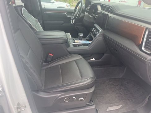 Used 2024 GMC Sierra 1500 Denali RWD image 5