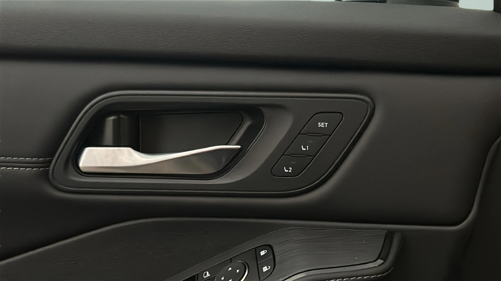 Used 2024 Nissan Rogue SL w/ SL Premium Package FWD image 41