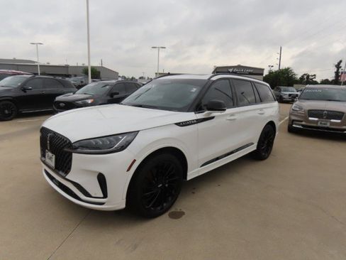 Used 2026 Lincoln Aviator Reserve w/ Jet Appearance Package RWD image 2