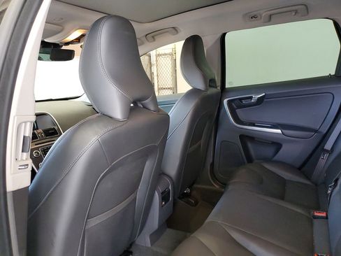 Used 2016 Volvo XC60 T5 Premier w/ Proximity Package FWD image 15