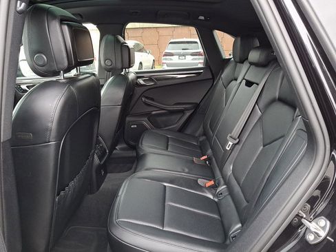 Used 2021 Porsche Macan image 11