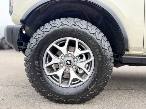 Used 2025 Ford Bronco Badlands AWD/4WD image 3