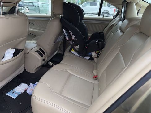 Used 2013 Ford Taurus SEL FWD image 8