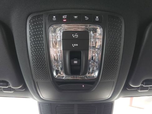 Used 2024 Mercedes-Benz GLS 450 4MATIC image 25