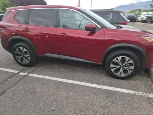 Certified 2022 Nissan Rogue SV image 28