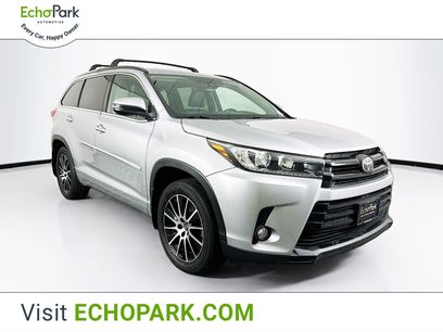Used 2017 Toyota Highlander SE