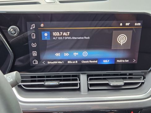 New 2026 Chevrolet Trax ACTIV w/ Sunroof Package FWD image 19