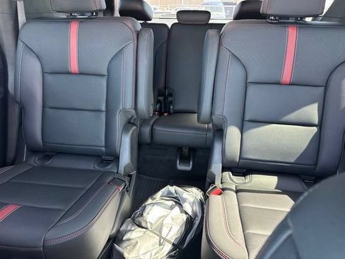 Used 2025 Chevrolet Traverse RS w/ LPO, Floor Liner Package FWD image 13