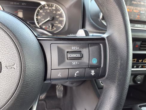 Used 2023 Nissan Rogue SV image 14