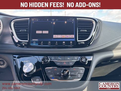 New 2026 Chrysler Pacifica Select w/ S Appearance Package FWD image 17