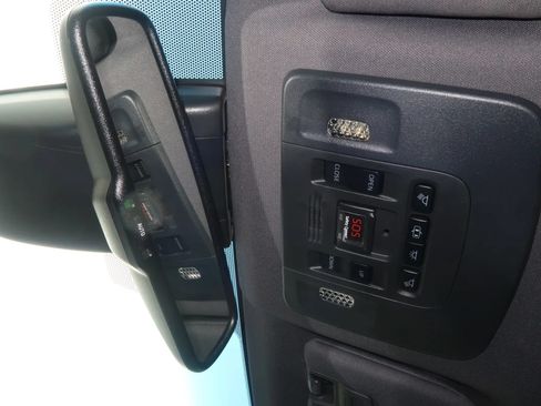 Used 2019 Toyota Avalon XLE w/ Moonroof Package FWD image 38